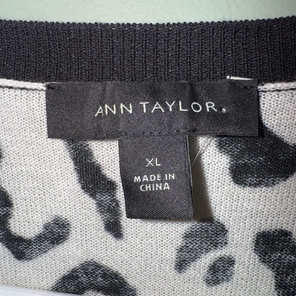 Ann Taylor Women’s Button Up Cardigan‎ Black/White Lightweight Size XL - Picture 2 of 8